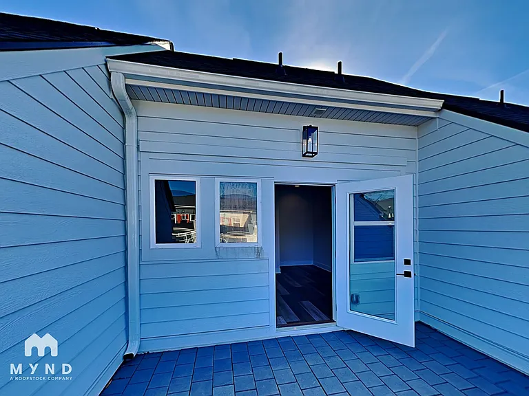 586 W End Dr — Photo 31