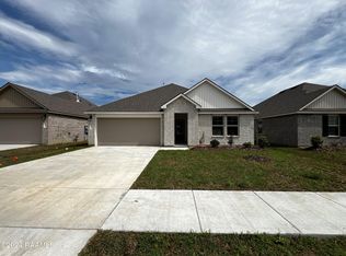 121 Romain Picard Dr, Maurice, LA 70555