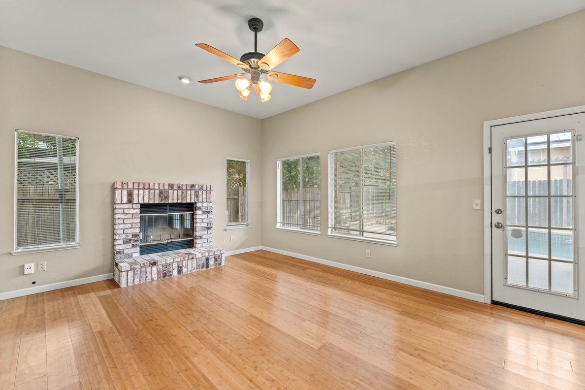 next background image