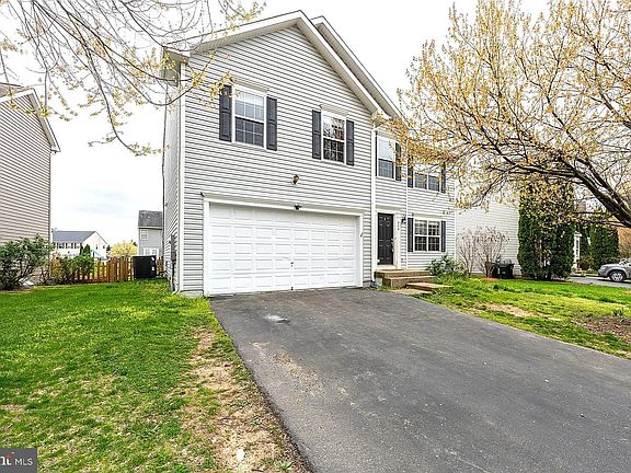 4th image of 676 Holly Crest Dr