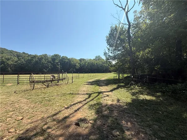 Madison 3150 N A N A, Huntsville, AR 72740