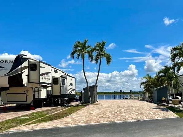150 Smallwood Dr #243, Chokoloskee, FL 34138