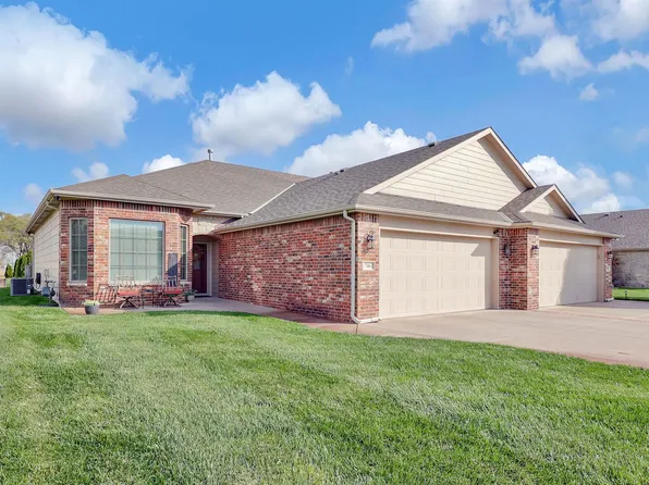 746 W Cottonwood Dr, Valley Center, KS 67147
