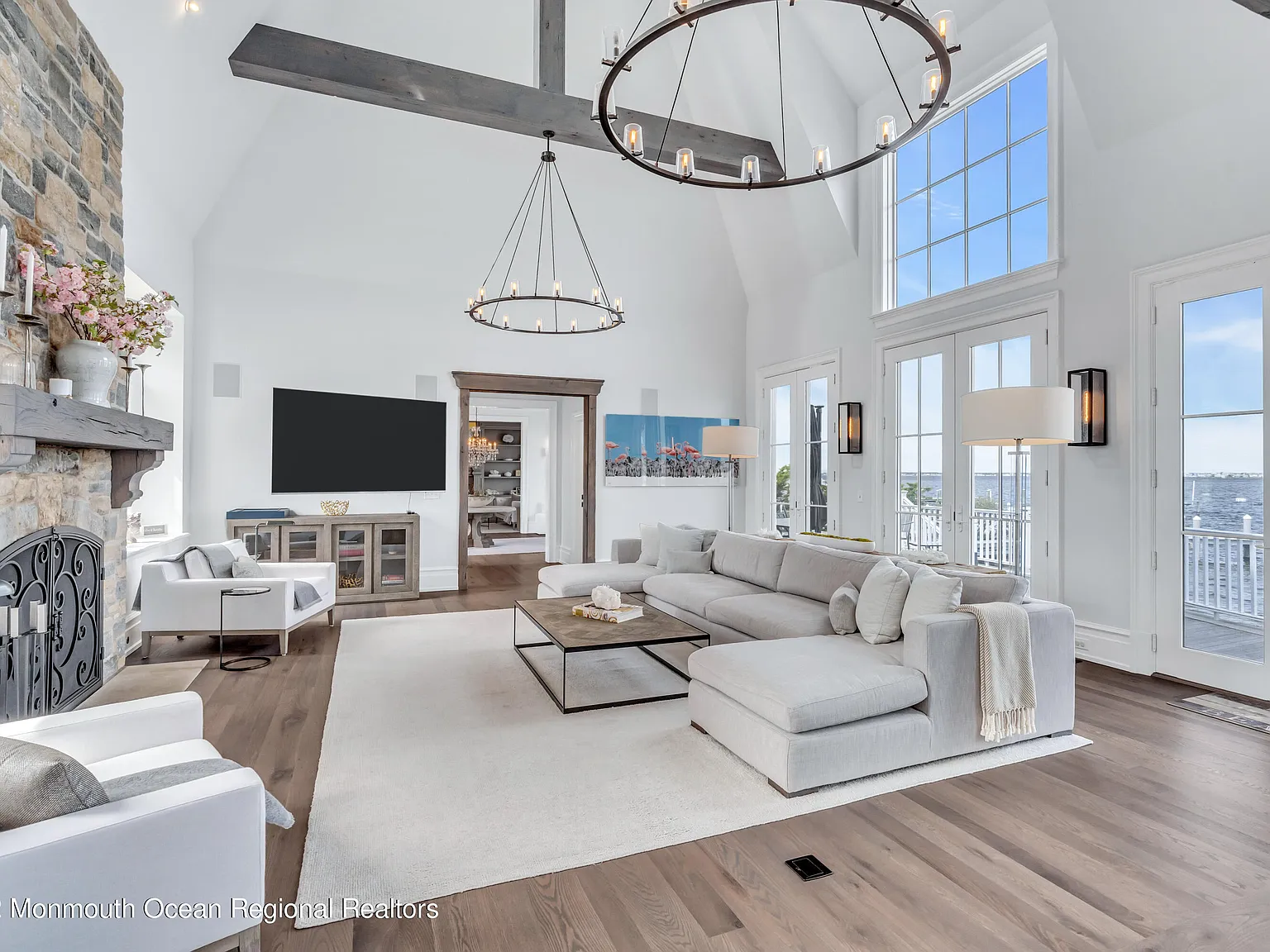 5 bed, 5.0 bath, 4609 sqft, $36,000 — Photo 4