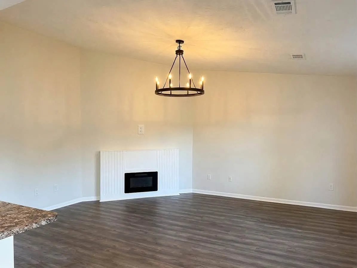 3 bed, 1400 sqft, $1,700 — Photo 3