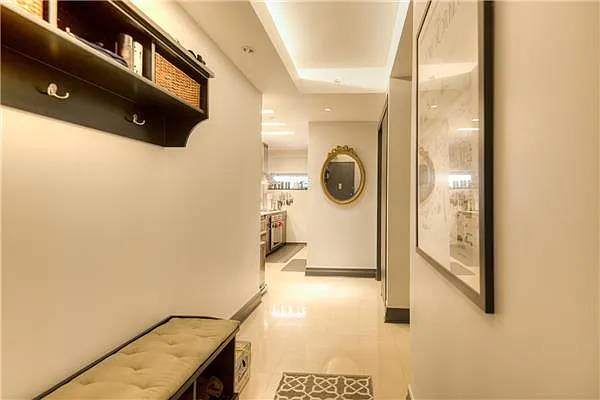 Sold by (Legacy) Elegran | media 2