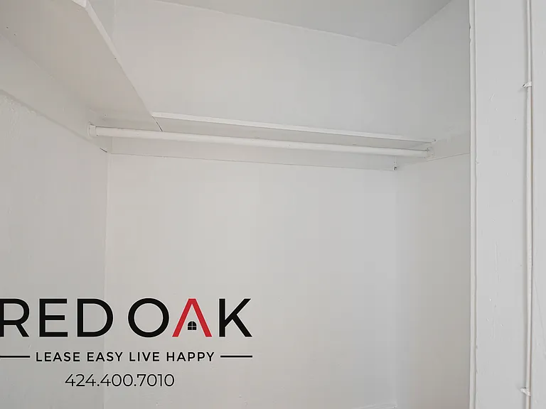 1026 W 22nd St #4 — Photo 6