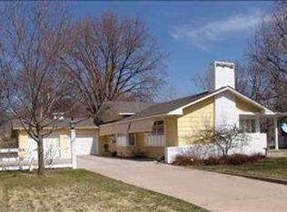 710 W 8th St, Newton, KS 67114
