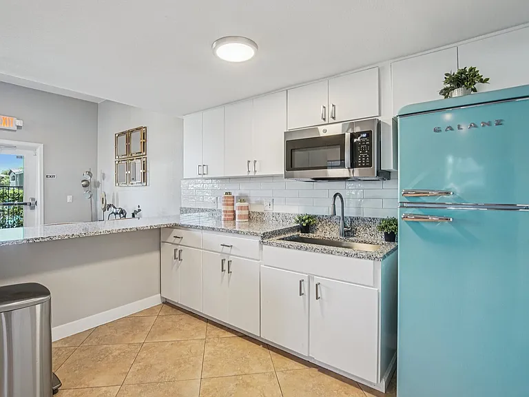 The Cove Apartments — Photo 9