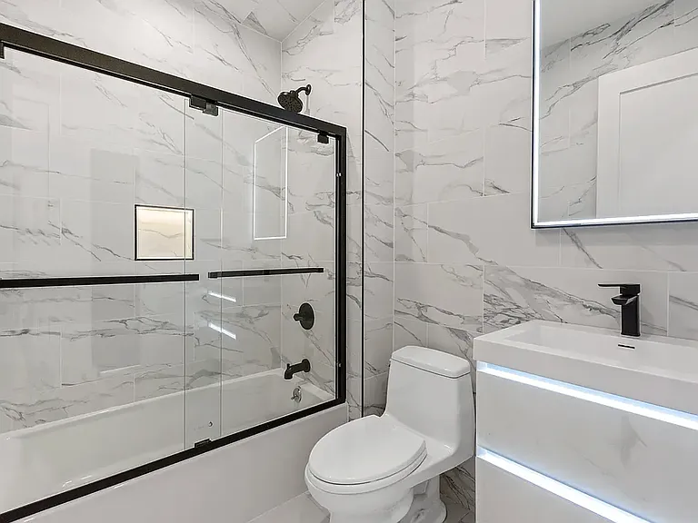 559 Clinton St #3 — Photo 7
