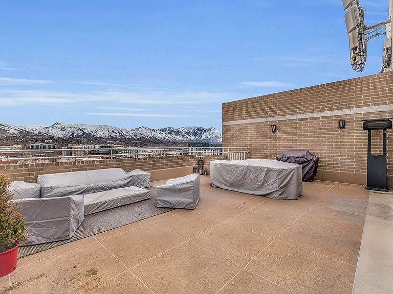 230 E Broadway S #1209 — Photo 33