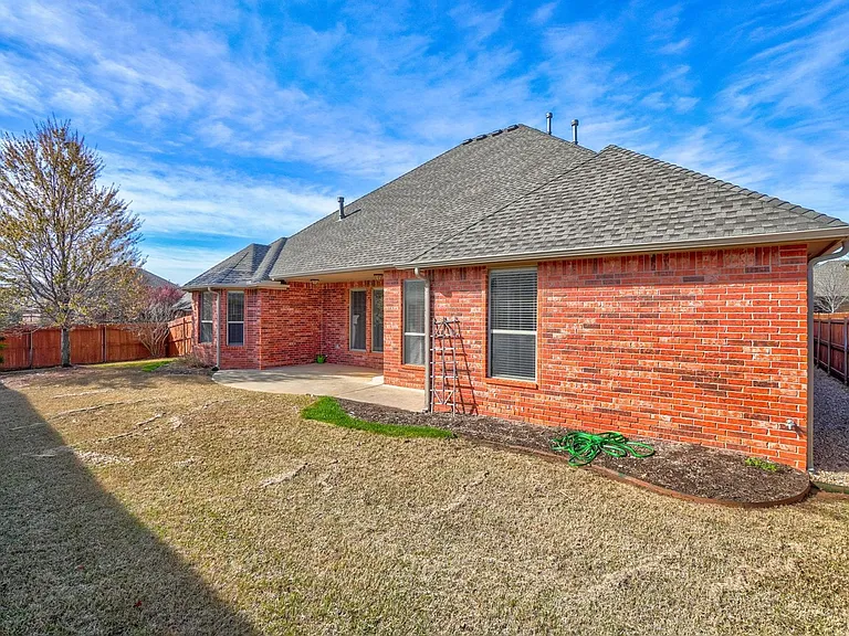 4601 NW 162nd Ct — Photo 34