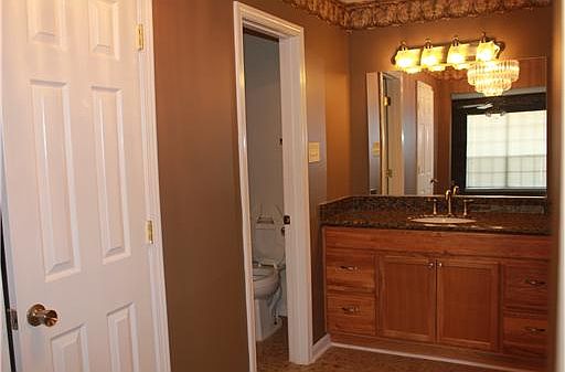 5th image of 7230 Queensway Dr