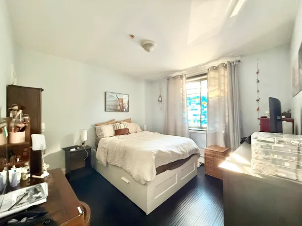 682 Bushwick Avenue image 7 of 9