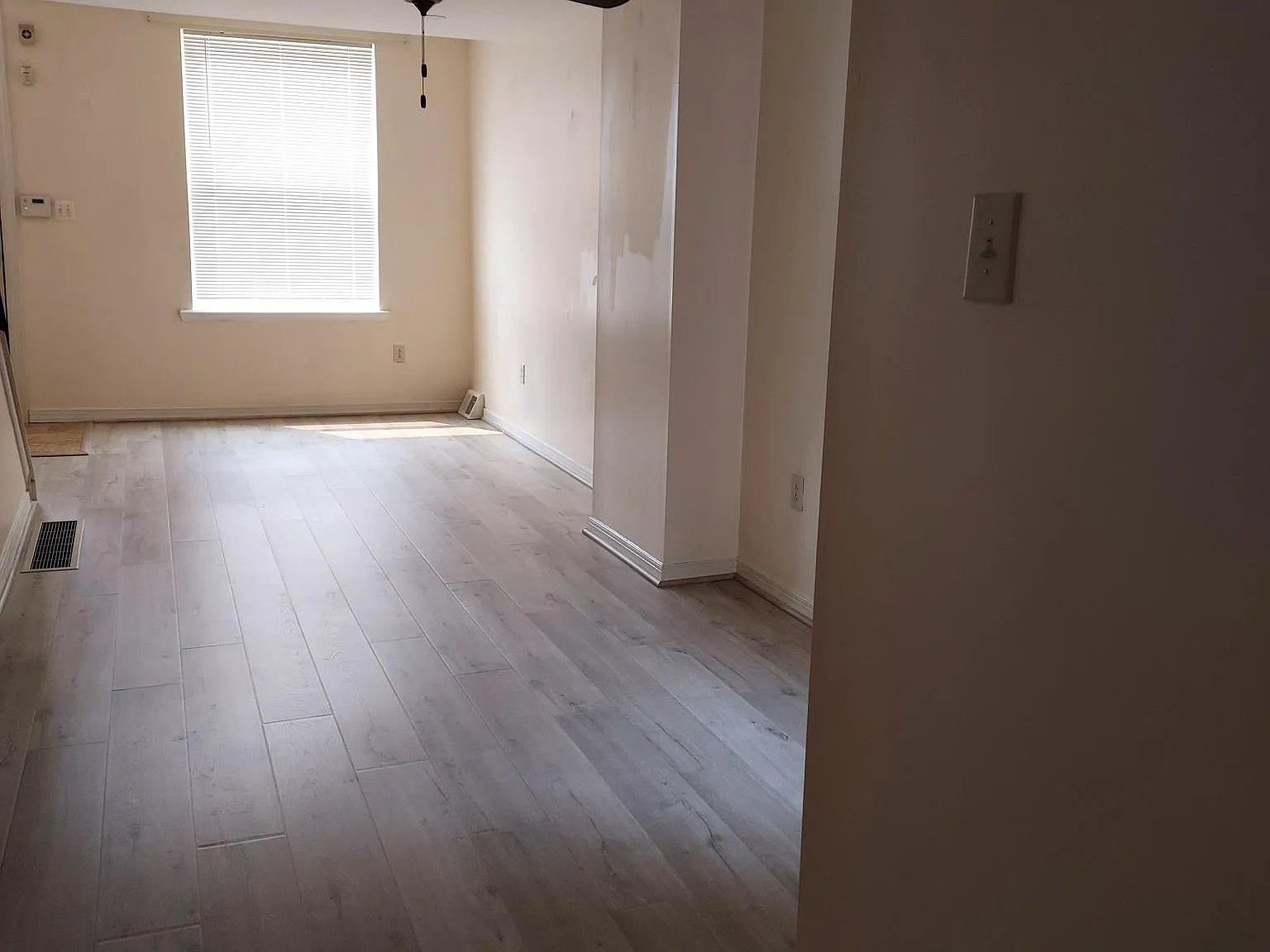3 bed, 1.5 bath, 1122 sqft, $1,900 — Photo 3