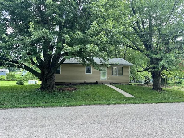 909 S Water St, Maysville, MO 64469