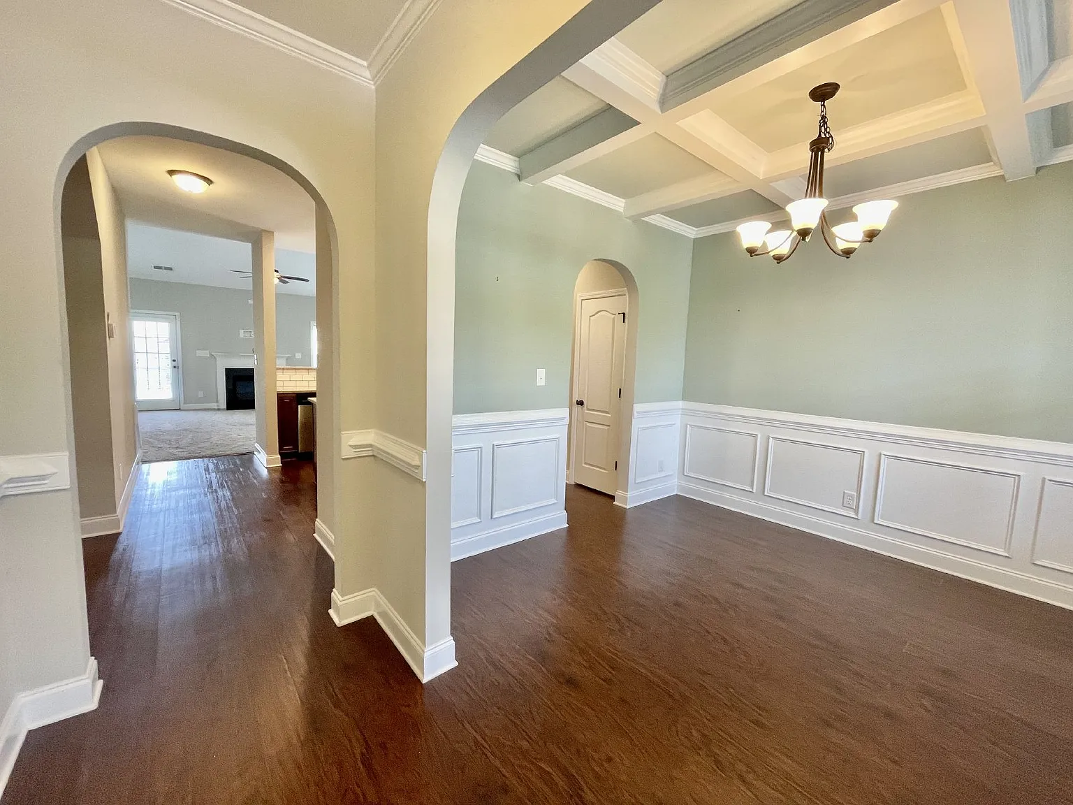 4 bed, 2.5 bath, $1,975 — Photo 2