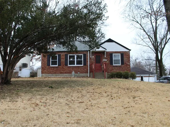 3459 Eastridge Ln, Saint Ann, MO 63074