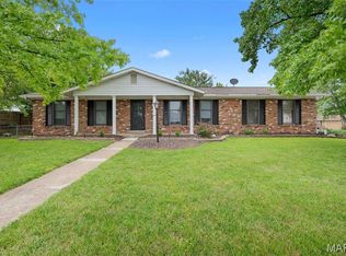 2 Country Farm Blvd, Saint Peters, MO 63376
