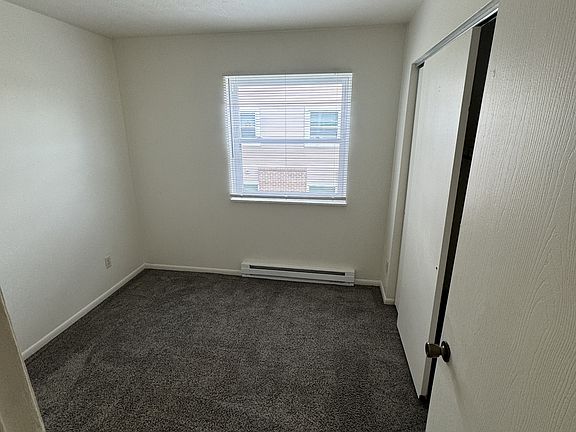 4th image of 819 Mosgrove St #111