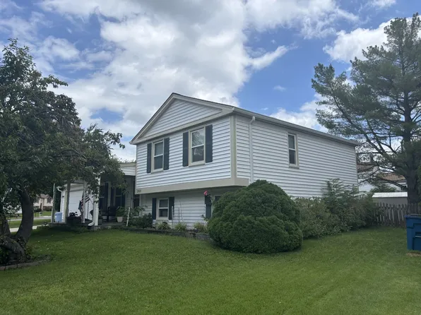 2913 Ashdown Forest Dr, Herndon, VA 20171