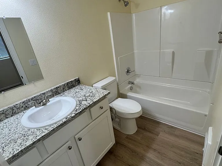 2215 Elm St SW — Photo 32