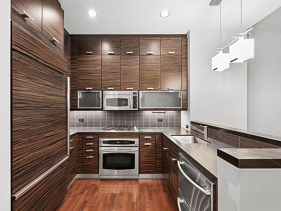 4th image of 101 W 24th St APT 6A