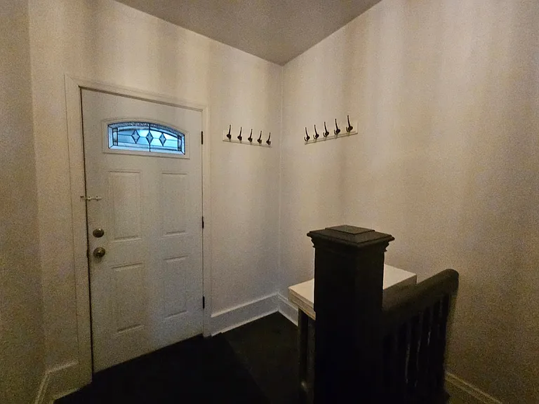 75 Craighead St — Photo 2