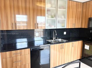219 NE 14th Ave APT 401, Hallandale, FL 33009