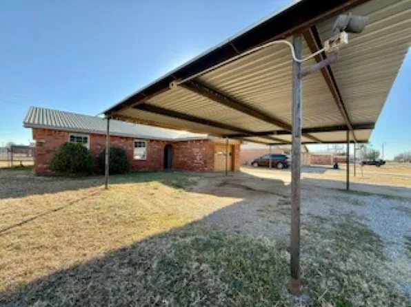 518 W Nevada St, Walters, OK 73572