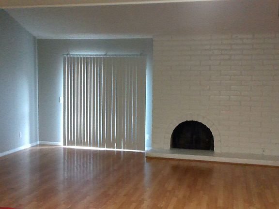 4th image of 1441 W Norwich Ave #101