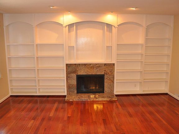 2nd image of 1098 Fleetwood Dr