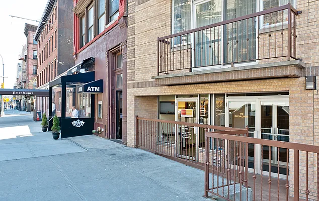 Rented by Douglas Elliman | media 7