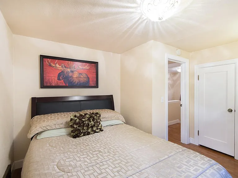 1101 E Lakeside Ave — Photo 8