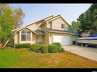 329 E Crescent Vista Ln, Sandy, UT 84070