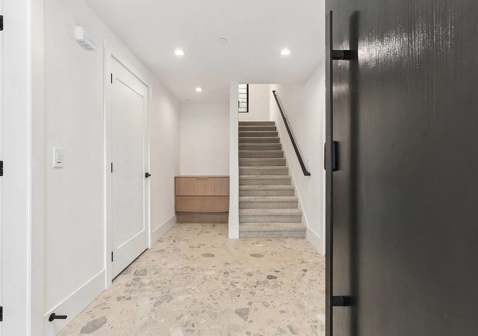 Move-In Ready Brand-New Kirkland Luxury | 5 Bedrooms & 6.5 Baths — Photo 3
