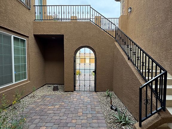 Courtyard with access to the 2nd floor/Gameroom.