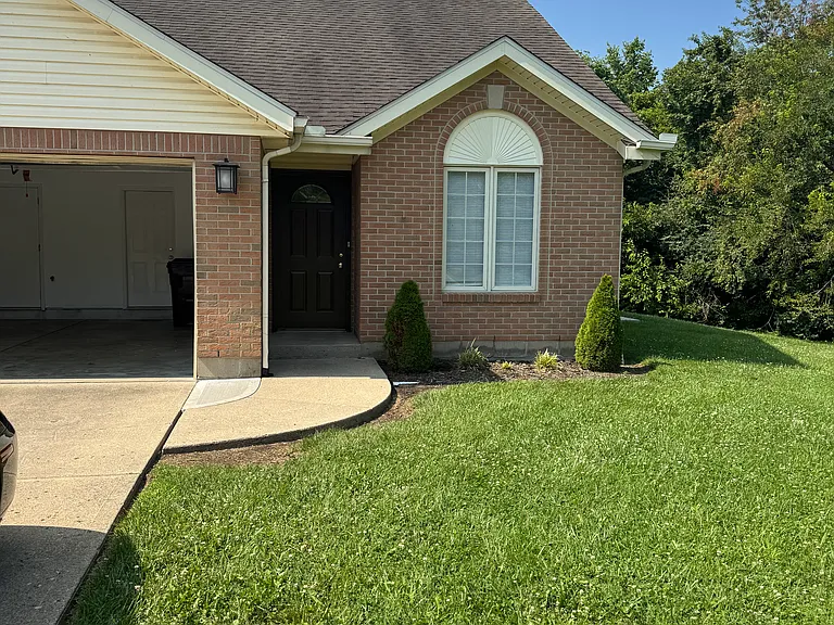 442 Beaumont Ct — Photo 13