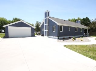 48224 Jefferson Ave, Chesterfield, MI