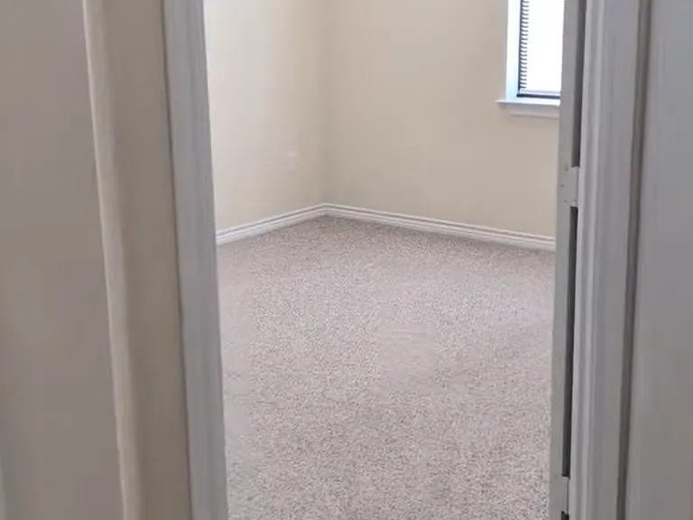 102 N Dallas St #202 — Photo 14