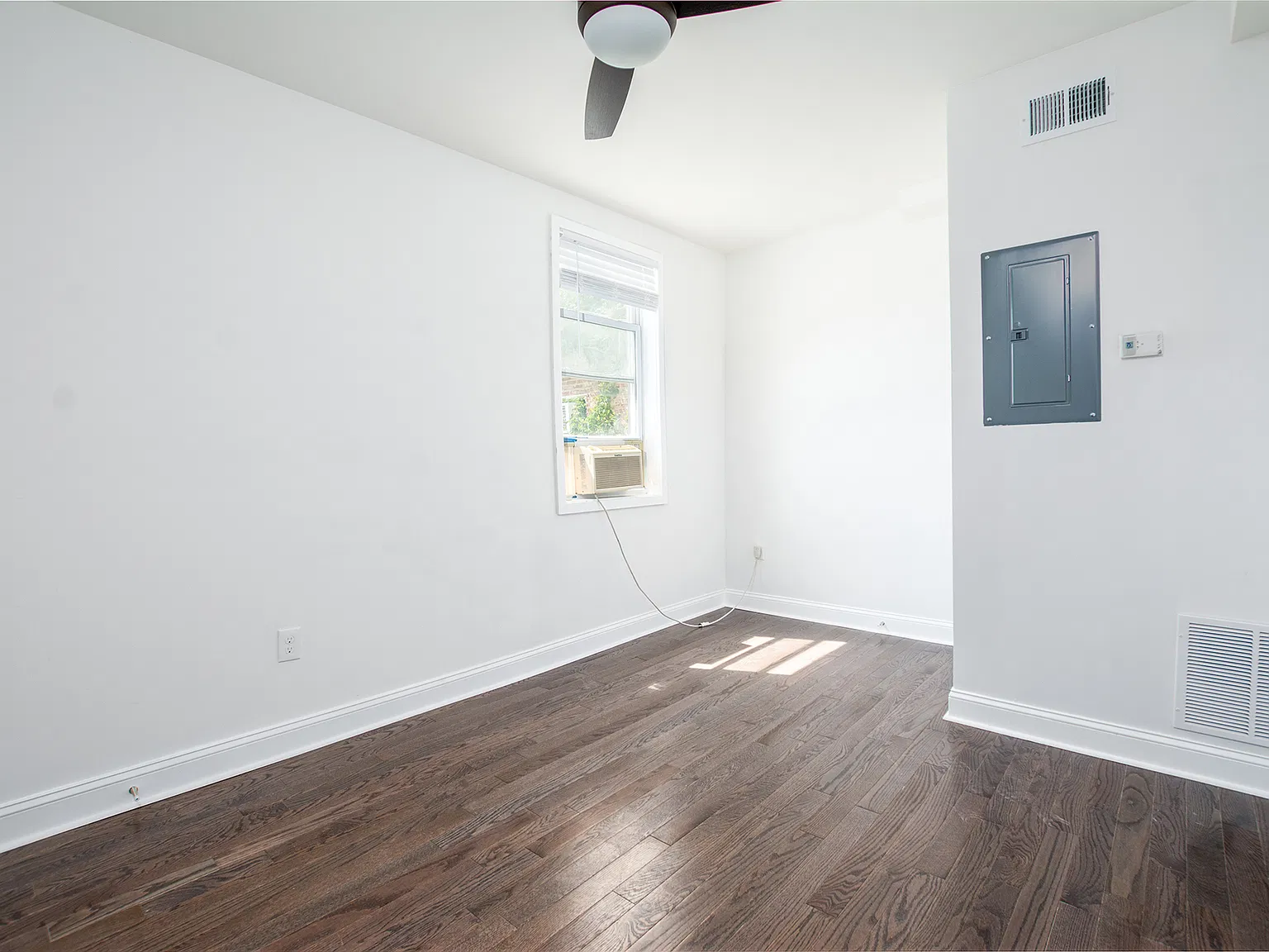 1 bed, $1,350 — Photo 3