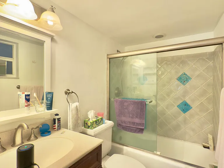 1200 SW 12th St #305 — Photo 19