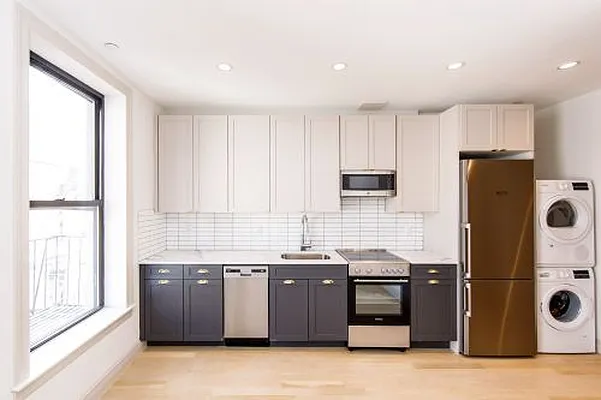 Rented by Voro New York | media 4