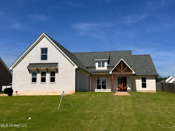 1805 Bakersfield Way, Nesbit, MS 38651