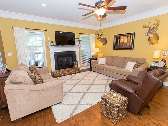 5th image of 157 Delores Dr