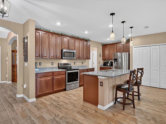 5th image of 4562 SW Bradbury Street