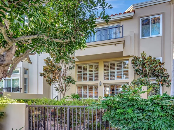 19586 Oakdale Ln, Huntington Beach, CA 92648