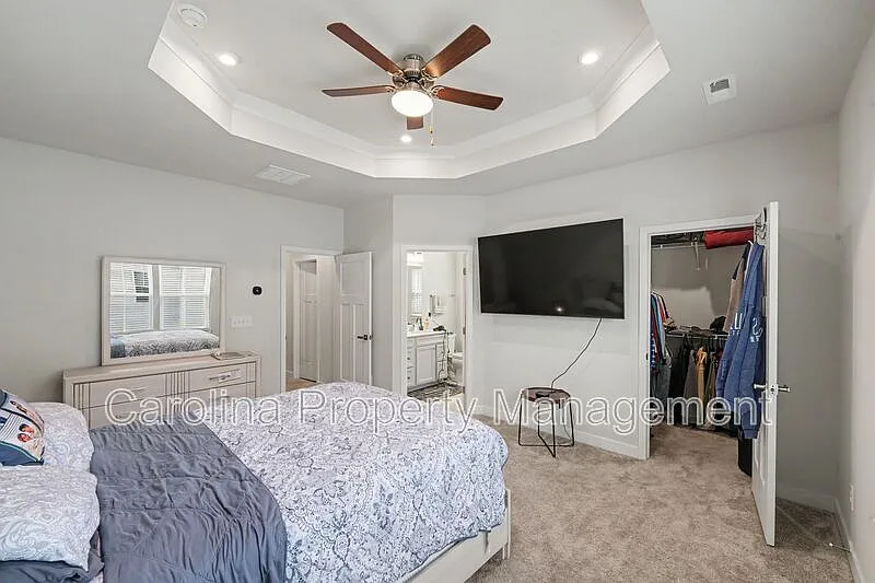 3 bed, 2.5 bath, 1742 sqft, $2,300 — Photo 4