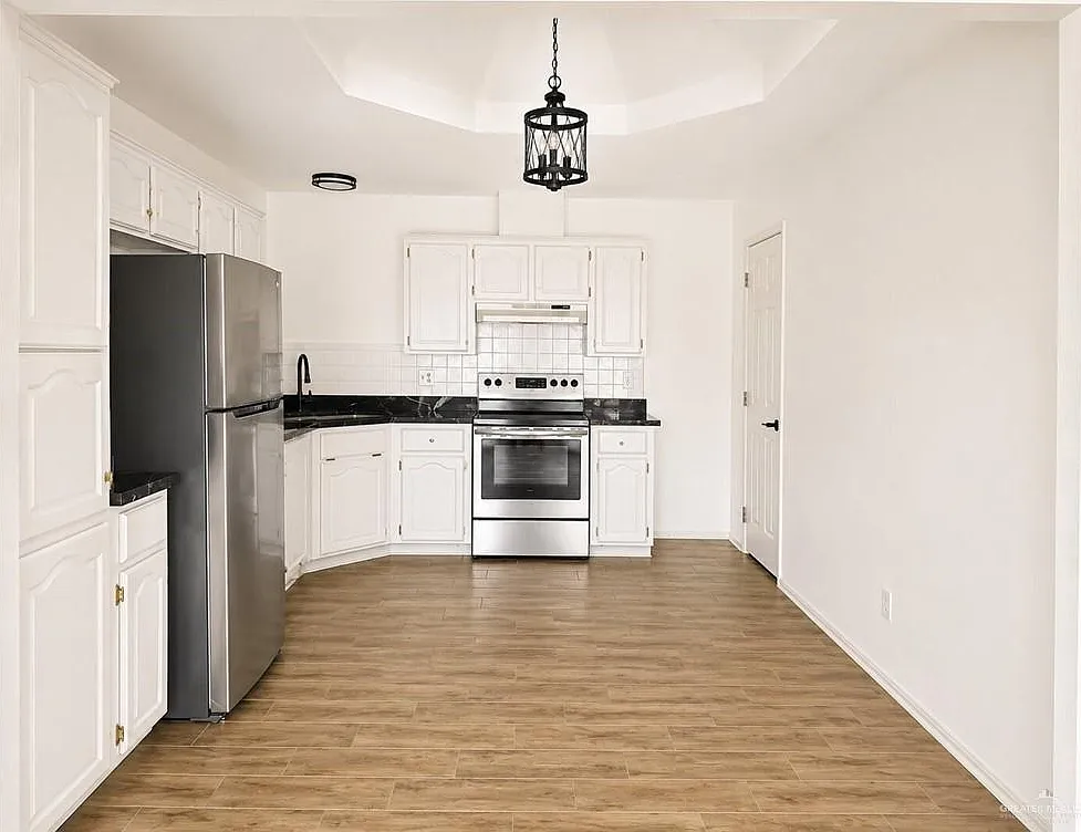 2 bed, 2.0 bath, 910 sqft, $800 — Photo 2