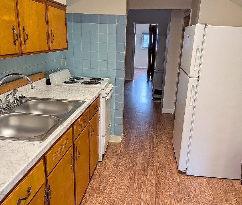 Kitchen / Entrance
